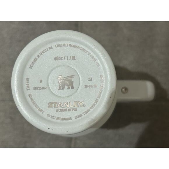 Stanley Quencher H2O Travel Tumbler 40 oz in Gray - Picture 6 of 7